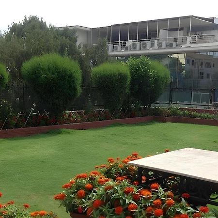 Hotel Mountain Kathmandu Bagian luar foto