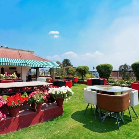 Hotel Mountain Kathmandu Bagian luar foto