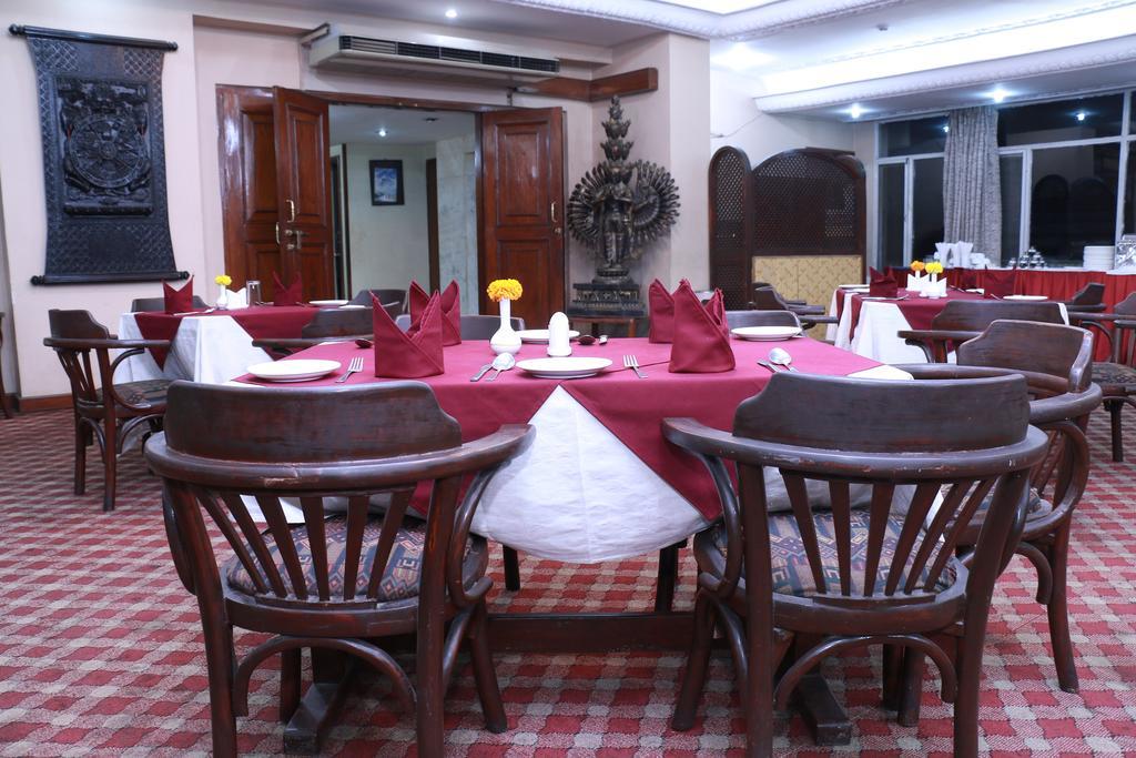 Hotel Mountain Kathmandu Bagian luar foto