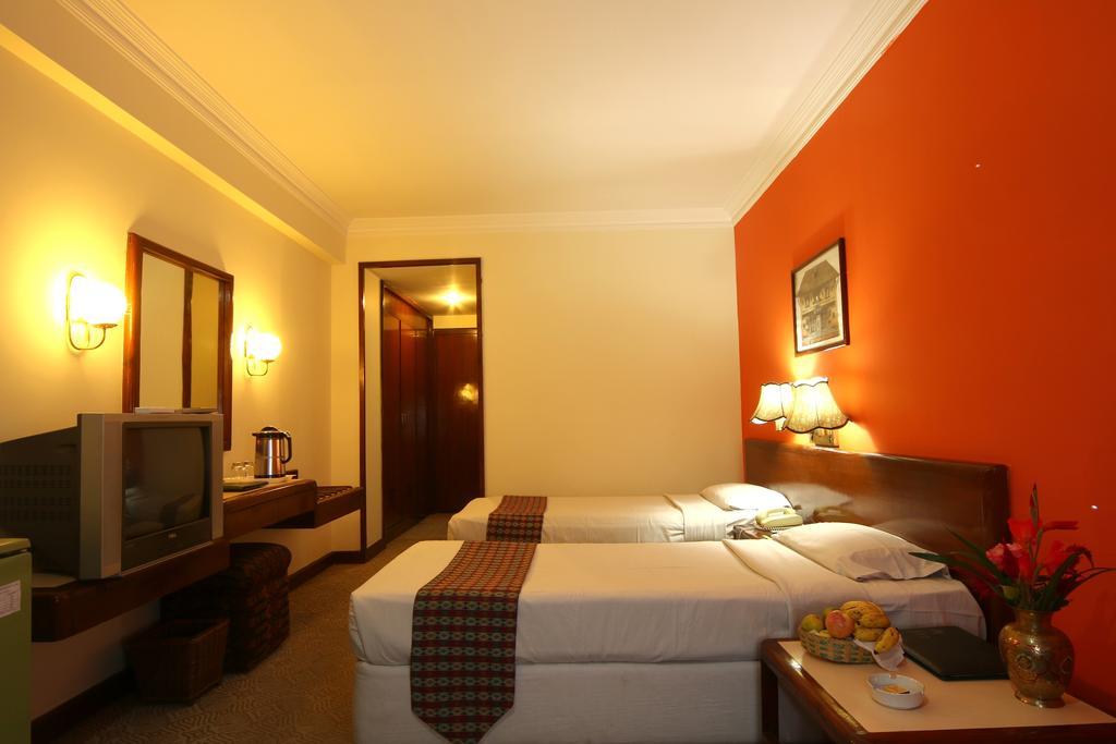 Hotel Mountain Kathmandu Bagian luar foto