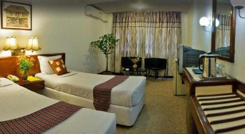 Hotel Mountain Kathmandu Bagian luar foto