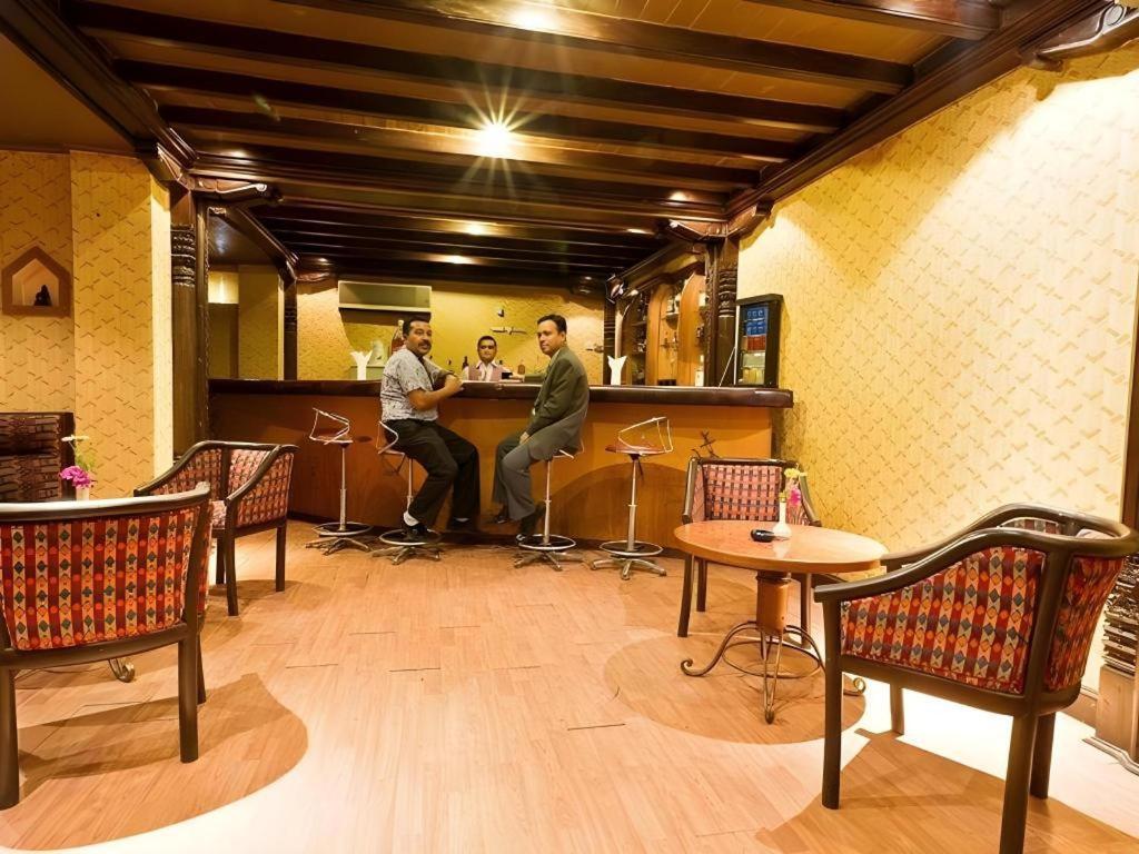 Hotel Mountain Kathmandu Bagian luar foto