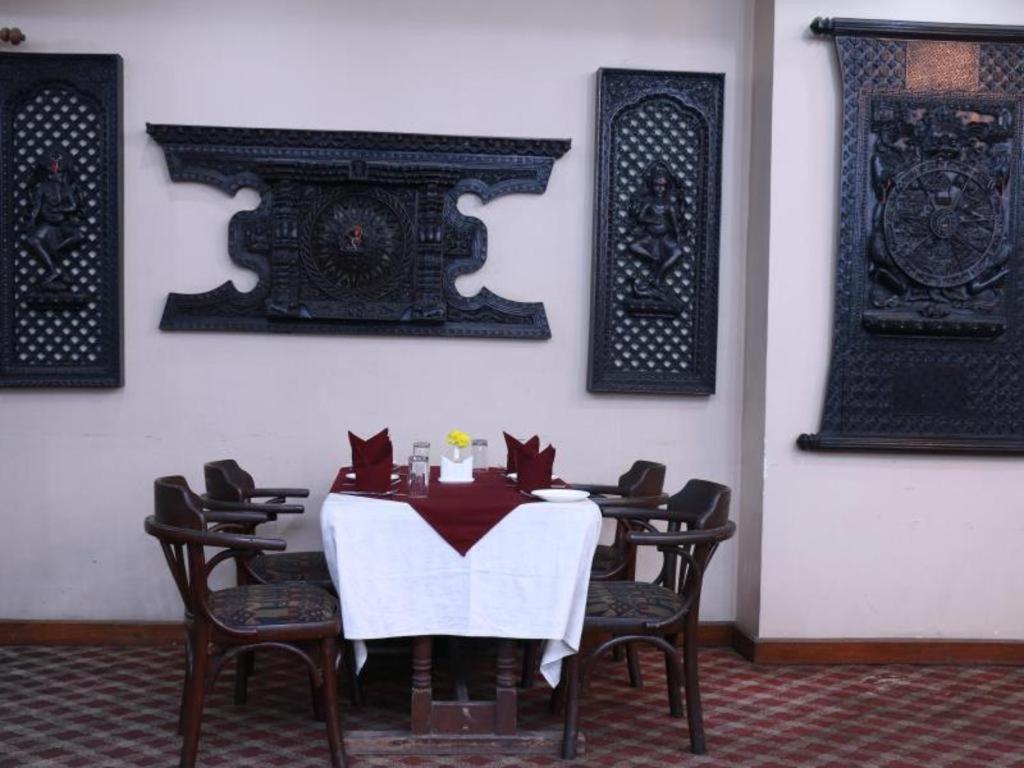 Hotel Mountain Kathmandu Bagian luar foto