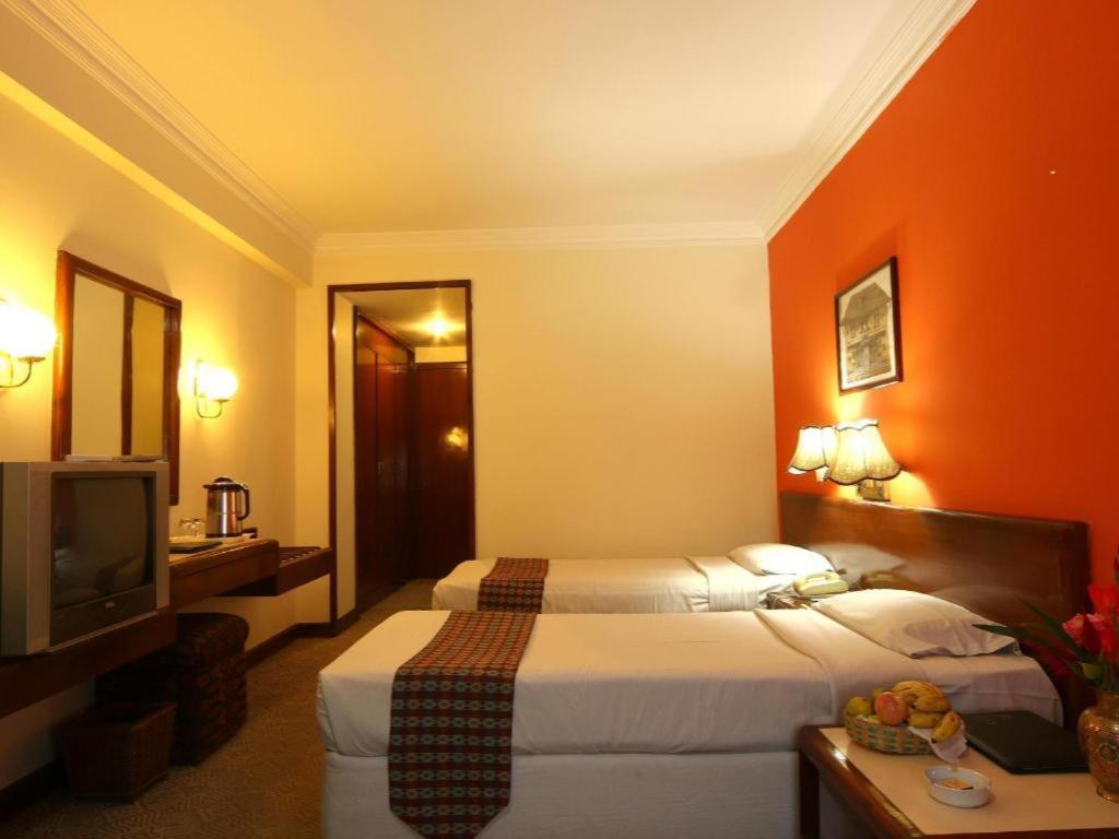 Hotel Mountain Kathmandu Bagian luar foto