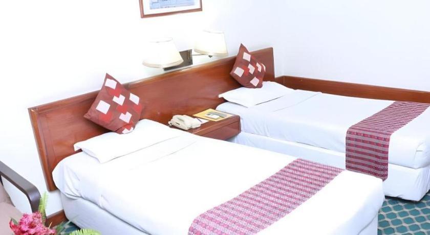 Hotel Mountain Kathmandu Bagian luar foto