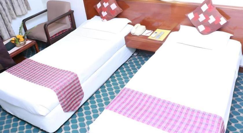 Hotel Mountain Kathmandu Bagian luar foto