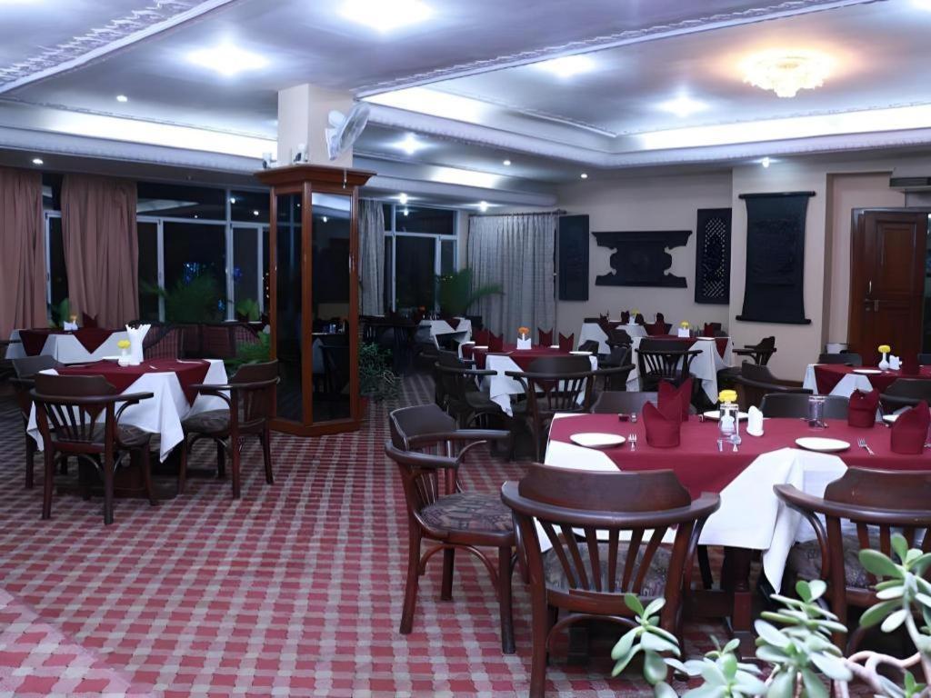 Hotel Mountain Kathmandu Bagian luar foto