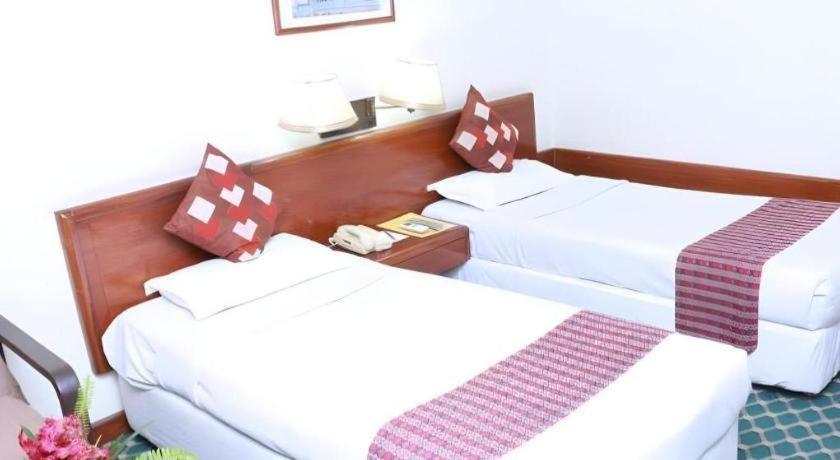 Hotel Mountain Kathmandu Bagian luar foto