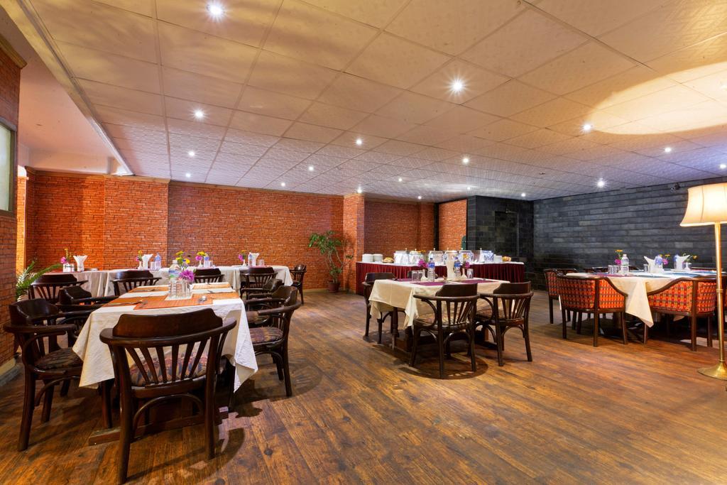 Hotel Mountain Kathmandu Bagian luar foto